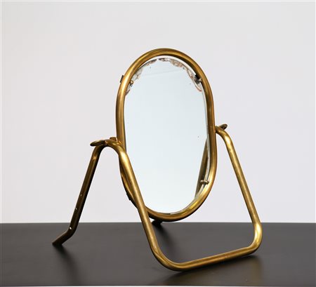 MANIFATTURA ITALIANA Specchio da tavolo. Ottone e vetro. Cm 36,00 x 40,00 x...
