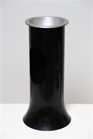 ASTI SERGIO (n. 1926) Cestino con posacenere. Alluminio e plastica. Cm 29,00...