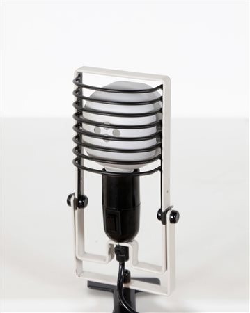 GISMONDI ERNESTO (n. 1931) Lampada mod. Sintesi pinza. Metallo laccato. Cm...