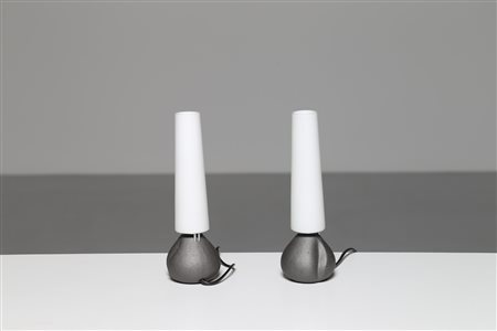 VIABIZZUNO Coppia di lampade da tavolo mod. Mon amour. Ghisa e vetro. Cm 8,00...