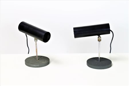 SARFATTI GINO (1912 - 1985) Coppia di lampade da tavolo. Ghisa, alluminio e...