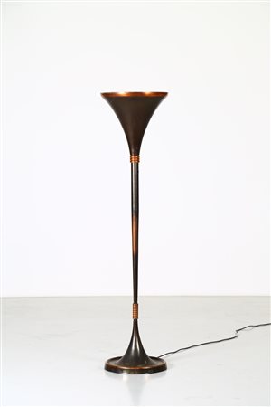 MANIFATTURA ITALIANA Lampada da terra . Rame. Cm 43,00 x 177,00 x 43,00....