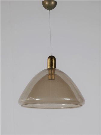 NASON CARLO (n. 1936) Lampada a sospensione. Ottone e vetro. Cm 52,00 x 80,00...