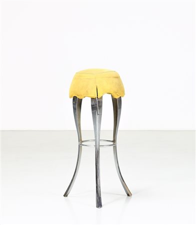 MANIFATTURA ITALIANA Sgabello. Metallo, tessuto. Cm 40,00 x 85,00 x 40,00....