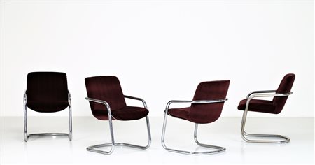 MANIFATTURA ITALIANA Quattro poltroncine. Metallo e tessuto. Cm 58,00 x 83,00...