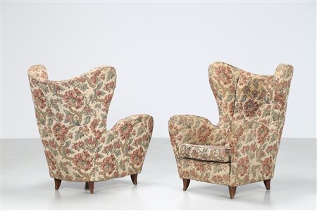 MANIFATTURA ITALIANA Coppia di poltrone. Legno e tessuto. Cm 80,00 x 103,00 x...