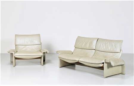 OFFREDI GIOVANNI (n. 1927) Divano e poltrona . Pelle. Cm 195,00 x 82,00 x...