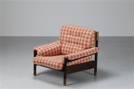 DE CARLI CARLO (1910 - 1999) Poltrona. Legno di palissandro e tessuto. Cm...