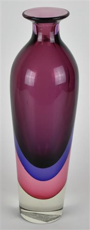 VASO IN VETRO DI MURANO Vaso in vetro di Murano a tre colori Italia, 1960...