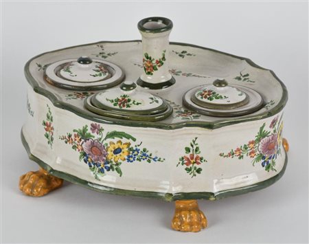 CALAMAIO Calamaio in ceramica dipinta a motivi floreali Italia Centrale,...