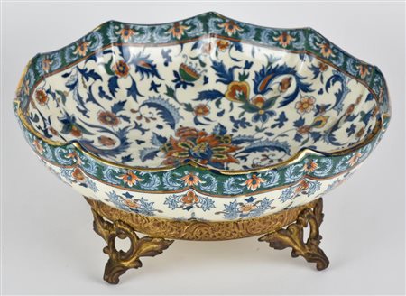 CENTROTAVOLA IN CERAMICA DI GIEN Centrotavola in terraglia policroma...