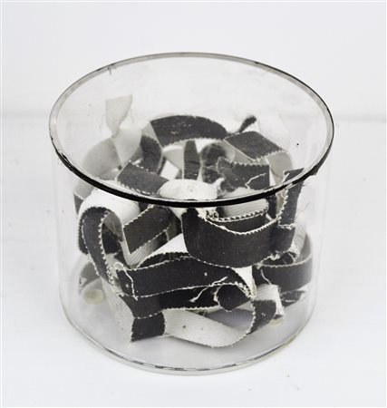 NON IDENTIFICATO AUTORE Senza titolo. 2009. Tecnica mista su tavola. Cm 13,00...