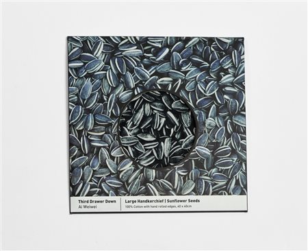 WEIWEI AI (n. 1957) Third drawer down. Tessuto. Cm 40,00 x 40,00. Confezione...