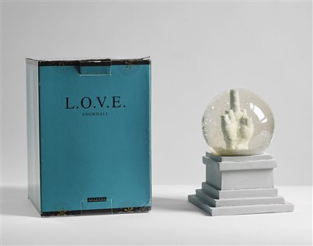 CATTELAN MAURIZIO (n. 1960) Snow Ball L.O.V.E.. Vetro e resina. Cm 15,00 x...