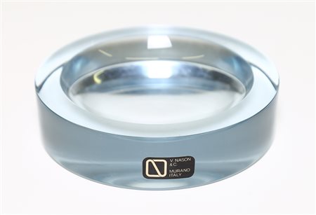 NASON CARLO (n. 1936) Pasacenere. Vetro di Murano. Cm 15,00 x 4,00 x 15,00....
