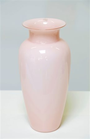 MANIFATTURA MURANO Grande vaso. Vetro di Murano. Cm 18,00 x 40,50 x 18,00....