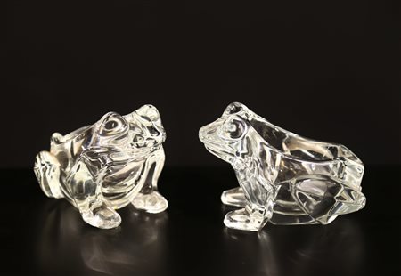 MANIFATTURA FRANCESE Due rane. Vetro di Murano. Cm 11,00 x 7,50 x 14,00....