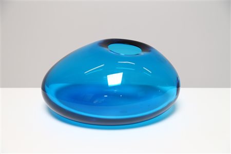 SALVIATI VETRERIA Vaso. Vetro di Murano. Cm 23,00 x 11,50 x 18,00. Vetro...