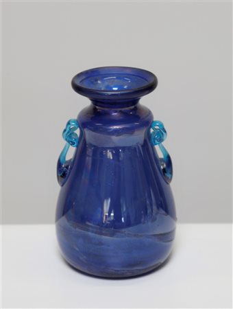 MANIFATTURA MURANO Vaso. Vetro di Murano. Cm 9,00 x 14,00 x 9,00. Vaso in...