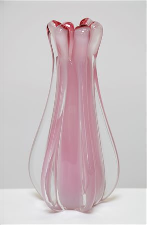 SEGUSO ARCHIMEDE (1909 - 1999) Vaso. Vetro di Murano. Cm 15,00 x 31,00 x...