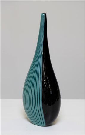 MANIFATTURA MURANO Vaso. Vetro di Murano. Cm 18,00 x 47,00 x 9,00. Vaso in...