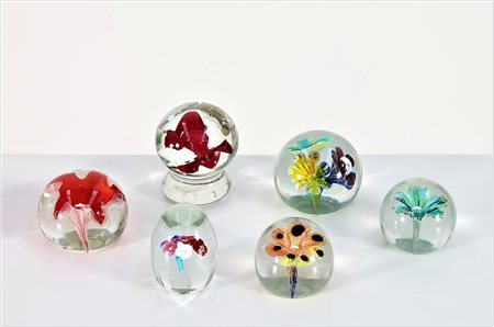 BAROVIER & TOSO Sei fermacarte. Vetro di Murano. Cm 9,00 x 10,00 x 9,00....