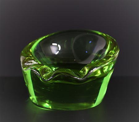 POLI FLAVIO Posacenere . Vetro di Murano. Cm 15,00 x 9,00 x 15,50. Posacenere...