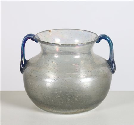 MANIFATTURA MURANO Vaso scavo. Vetro di Murano. Cm 14,00 x 11,50 x 13,00....