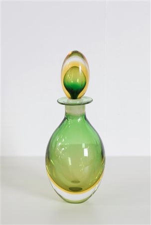 POLI FLAVIO (1900 - 1984) Bottiglia con tappo. Vetro di Murano. Cm 12,00 x...