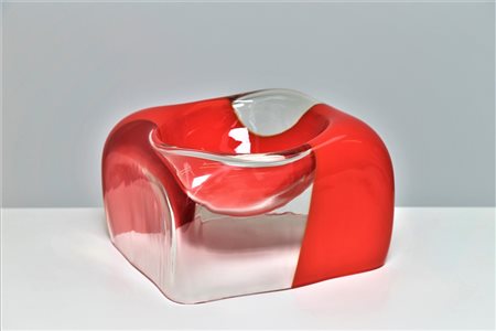 NASON CARLO (n. 1936) Coppa. Vetro di Murano. Cm 27,00 x 18,00 x 25,00. Coppa...