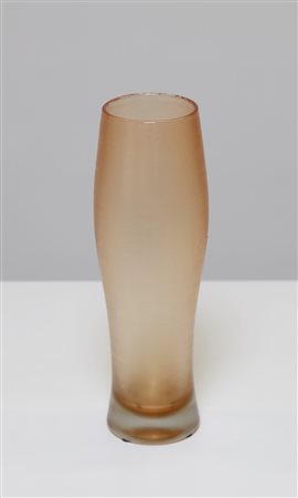 VENINI PAOLO (1895 - 1959) Vaso. Vetro di Murano. Cm 9,50 x 29,00. Vetro...
