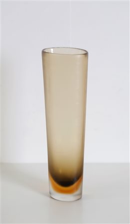 VENINI PAOLO (1895 - 1959) Vaso. Vetro di Murano. Cm 13,00 x 39,00. Vaso a...