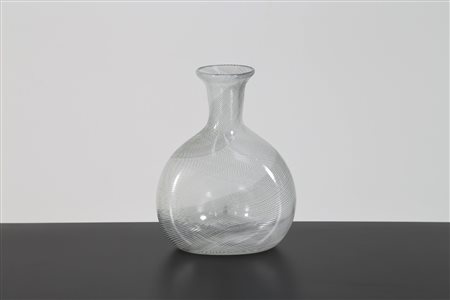 TOSO AURELIANO Vaso . Vetro di Murano. Cm 19,50 x 24,50. Vetro in mezza...