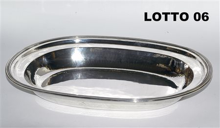 CENTROTAVOLA IN ARGENTO 800 LAVORATO A SBALZO PESO KG. 0,862 ITALIA META' DEL...