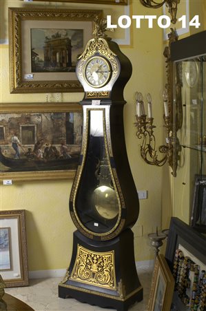 PENDOLA MORBIER IN LEGNO EBANIZZATO ED INTARSIATO IN OTTONE E TARTARUGA...