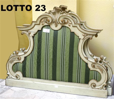 LOTTO COMPOSTO DA 02 TESTATE DA LETTO IMBOTTITE E SCOLPITE IN LEGNO LACCATO E...