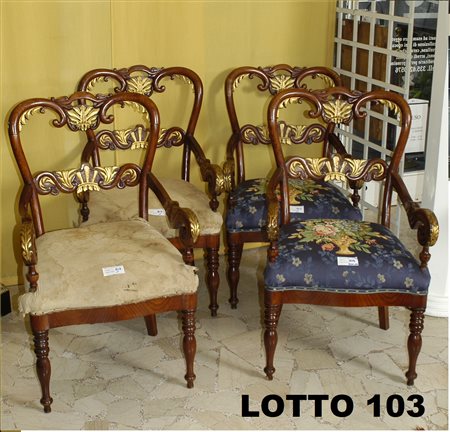 LOTTO COMPOSTO DA 4 POLTRONE IN LEGNO DI OLMO SCOLPITO E DORATO EPOCA CARLO...