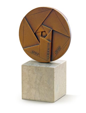 Pomodoro Giò COGEFAR 1959-1979 bassorilevo in bronzo su base in travertino, h...