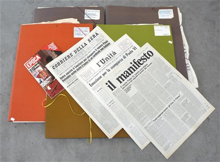 Cinque cartelle contenenti numerose edizioni del corriere della sera di...