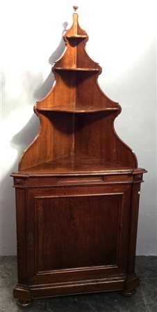 Angoliera in noce ad uno sportello con alzata a montanti sagomati e tre...