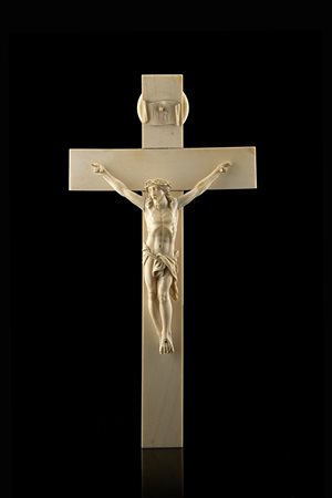 Arte del secolo XIX "Cristo" scultura con croce anellata in avorio tornito...