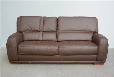Divano a due posti in pelle marrone (difetti)