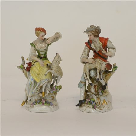 Manifattura della prima metà del secolo XX "Pastorelli" coppia di sculturine...