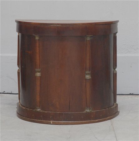 Porta legna in stile Impero decorato a mezze colonne tornite. Seconda metà...