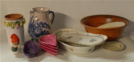 Cartone contenente oggetti vari in ceramica e porcellana (difetti)