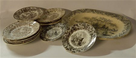 Manifatture diverse Lotto composto da due vassoi e otto piatti in ceramica...