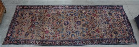 Tappeto Kirmam, Persia, fine secolo XIX. Decoro "all-over" con eleganti rami...