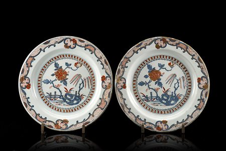 Manifattura di Pasquale Rubati, Milano, 1770/80. Due piatti tondi in maiolica...