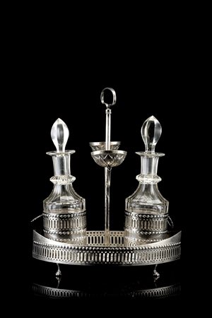 Porta servizio da tavola in argento con fascia e porta bottiglie traforati e...