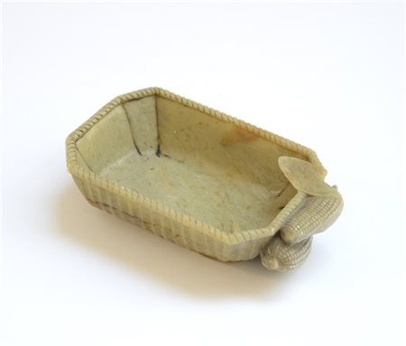 Ciotola in pietra saponaria scolpita a pannocchie (lungh. cm 12) (lievi...